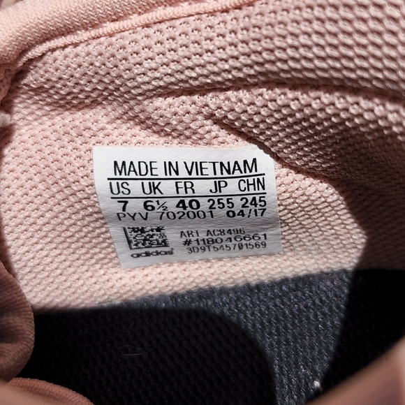 Women's size 7 pink Adidas shoes - Picture 4 of 4